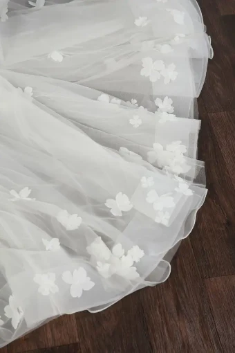 Richard Designs Posy Posy #4 Ivory thumbnail