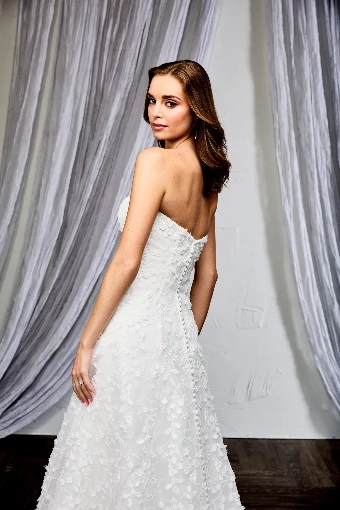Sarah J Bridal Lily #1 thumbnail